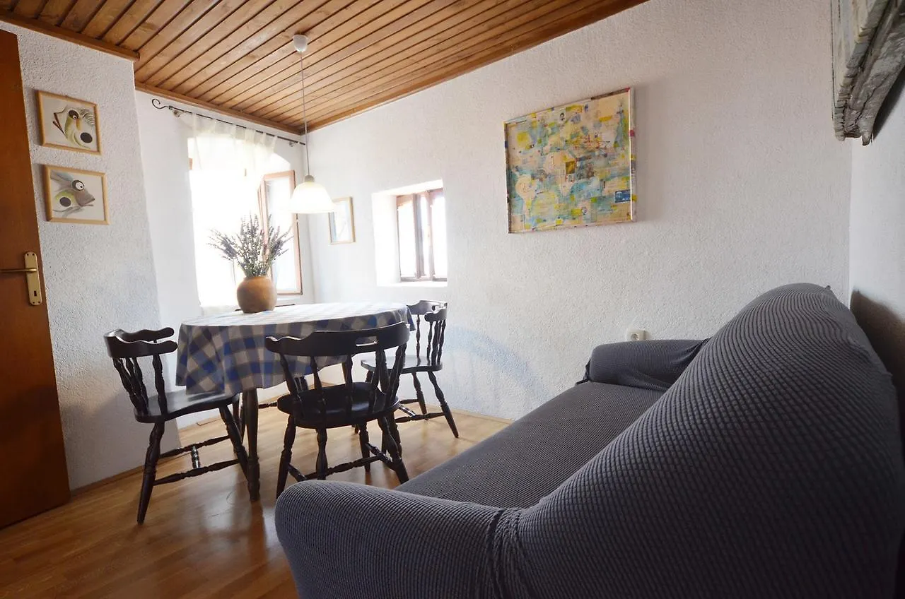 Dala Apartment Rovinj Guest house